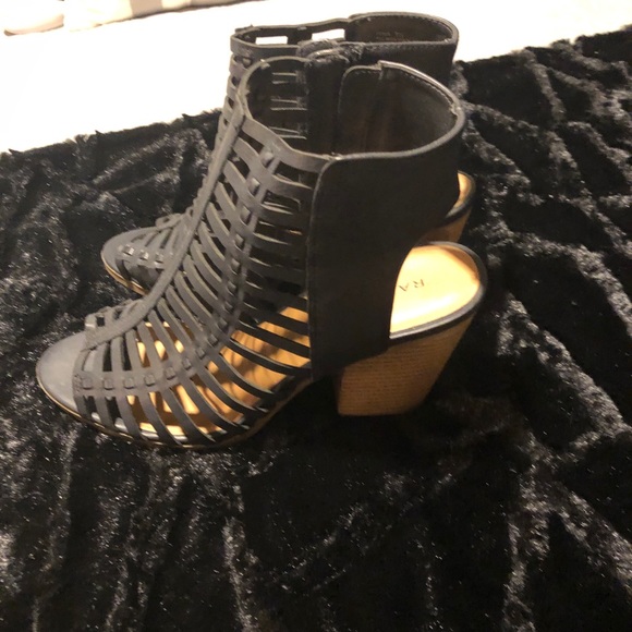 Sandals booties - Picture 2 of 3